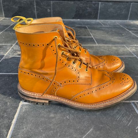 Tricker's Stow Country Boot in Acorn Antique