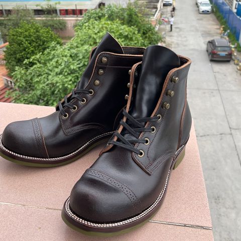 XBXS Land Boots in Horween Black Waxed Flesh