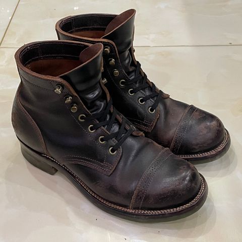 XBXS Land Boots in Horween Black Waxed Flesh
