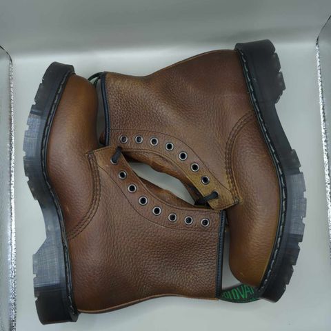 Solovair 8 Eye Derby Boot in Gaucho Brown Grain
