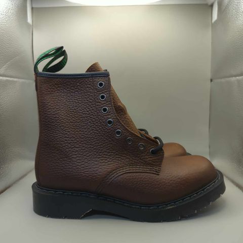 Solovair 8 Eye Derby Boot in Gaucho Brown Grain