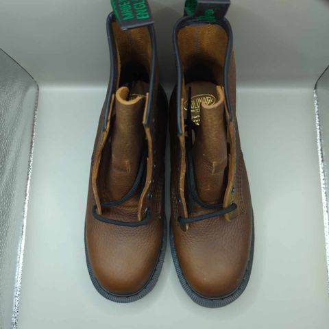 Solovair 8 Eye Derby Boot in Gaucho Brown Grain