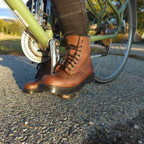 Solovair 8 Eye Derby Boot in Gaucho Brown Grain