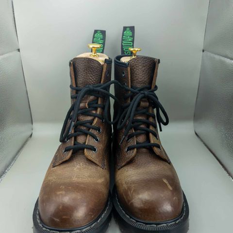 Solovair 8 Eye Derby Boot in Gaucho Brown Grain