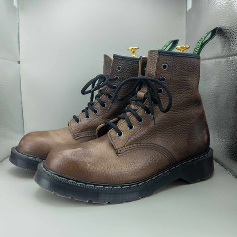 Solovair 8 Eye Derby Boot in Gaucho Brown Grain