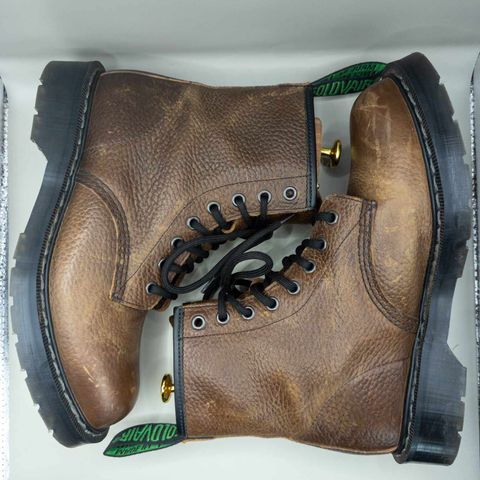 Solovair 8 Eye Derby Boot in Gaucho Brown Grain