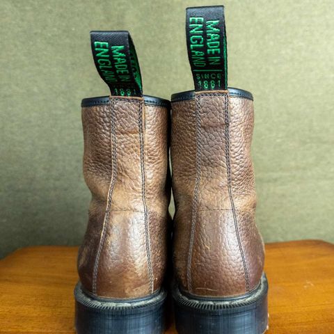 Solovair 8 Eye Derby Boot in Gaucho Brown Grain