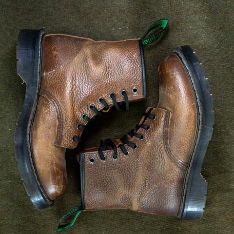 Solovair 8 Eye Derby Boot in Gaucho Brown Grain