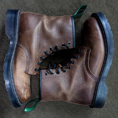 Solovair 8 Eye Derby Boot in Gaucho Brown Grain