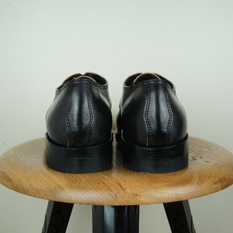 View photo of Self-Made Derby Shoe Model Laura in Corium Horsebutt Teacore Black