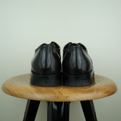 View photo of Self-Made Derby Shoe Model Laura in Corium Horsebutt Teacore Black