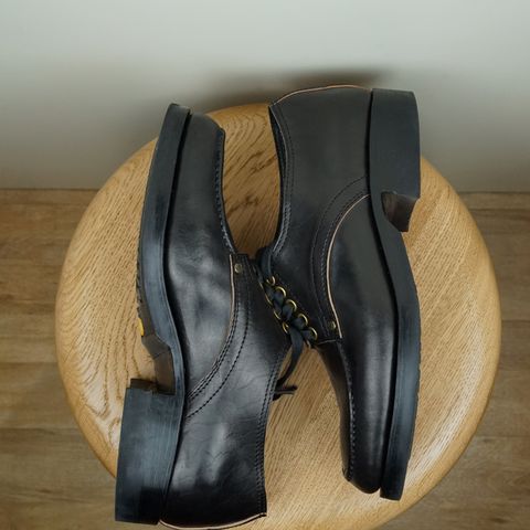 View photo of Self-Made Derby Shoe Model Laura in Corium Horsebutt Teacore Black