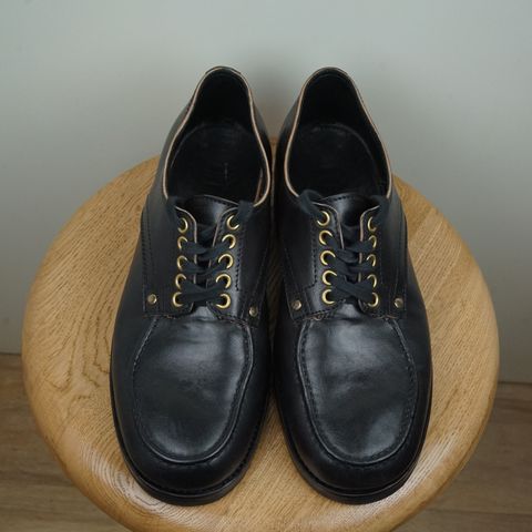 View photo of Self-Made Derby Shoe Model Laura in Corium Horsebutt Teacore Black