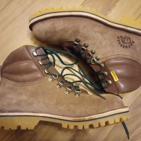 Jim Green Razorback in African Buffalo Skin