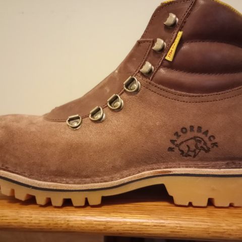 Jim Green Razorback in African Buffalo Skin