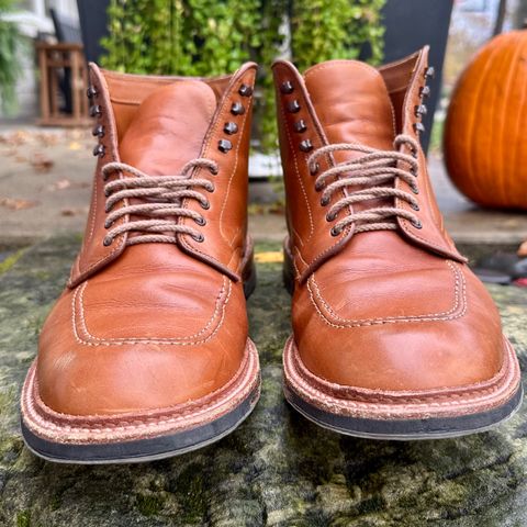 View photo of Alden X Ealdwine 40307HC Saddle Tan Fettleder Indy in Saddle Tan Calf Skin