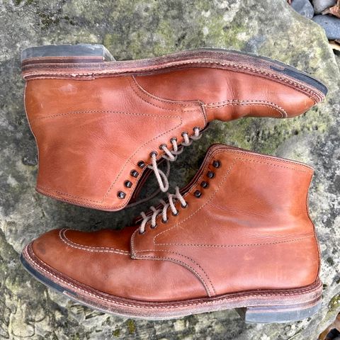 View photo of Alden X Ealdwine 40307HC Saddle Tan Fettleder Indy in Saddle Tan Calf Skin