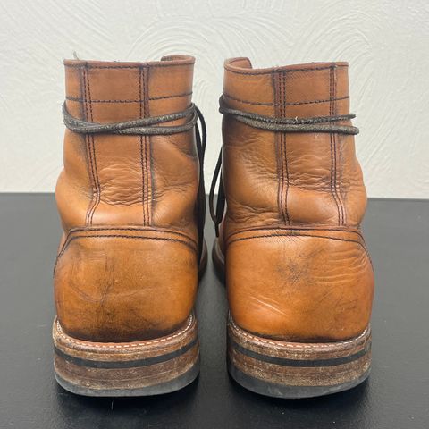 Oak Street Bootmakers Trench Boot in Tempesti Brown Overdye Camello Asportabile