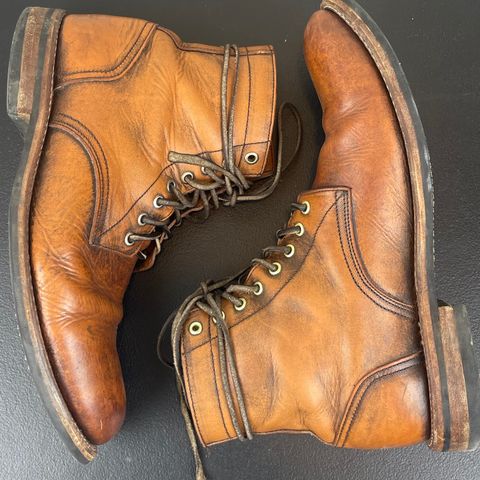 Oak Street Bootmakers Trench Boot in Tempesti Brown Overdye Camello Asportabile