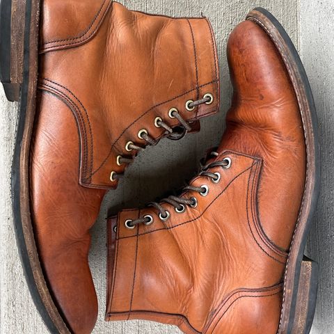 Oak Street Bootmakers Trench Boot in Tempesti Brown Overdye Camello Asportabile