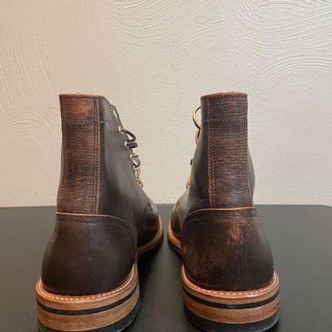 Oak Street Bootmakers Trench Boot in Tempesti Brown Overdye Camello Asportabile