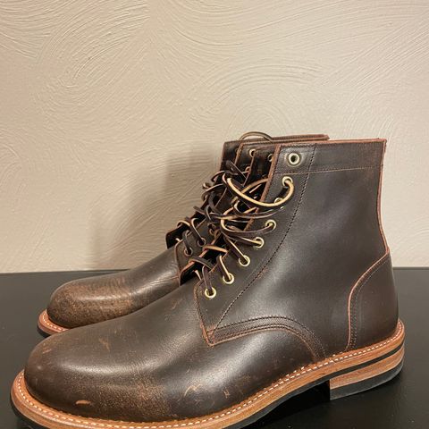 Oak Street Bootmakers Trench Boot in Tempesti Brown Overdye Camello Asportabile