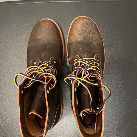 Oak Street Bootmakers Trench Boot in Tempesti Brown Overdye Camello Asportabile