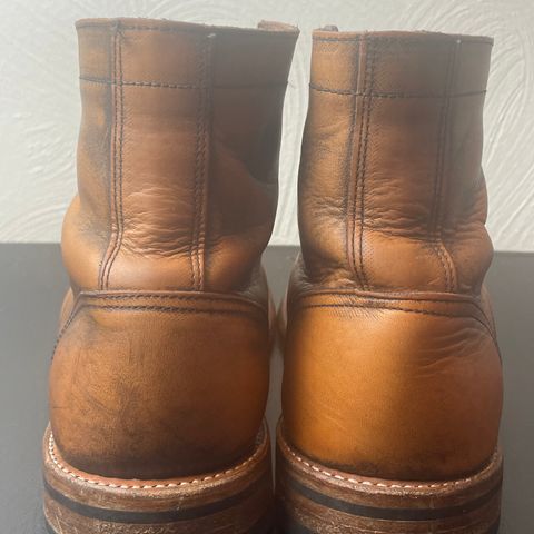 Oak Street Bootmakers Trench Boot in Tempesti Brown Overdye Camello Asportabile