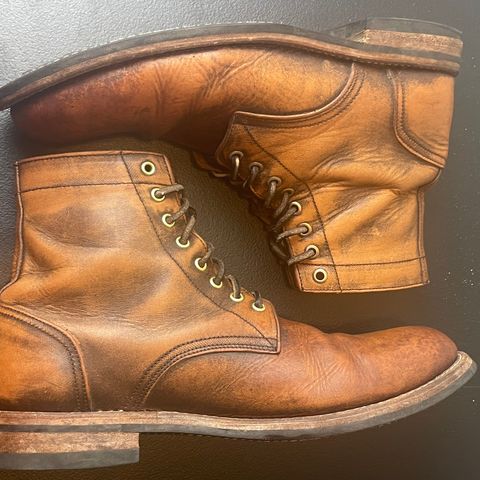 Oak Street Bootmakers Trench Boot in Tempesti Brown Overdye Camello Asportabile