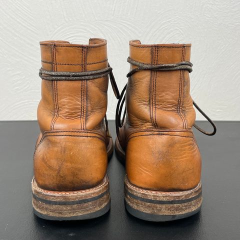 Oak Street Bootmakers Trench Boot in Tempesti Brown Overdye Camello Asportabile