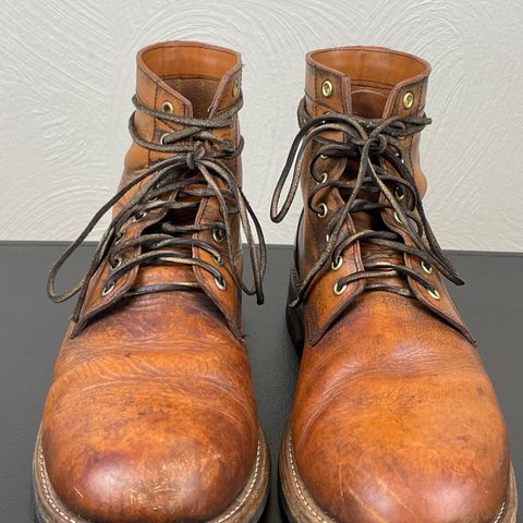 Oak Street Bootmakers Trench Boot in Tempesti Brown Overdye Camello Asportabile