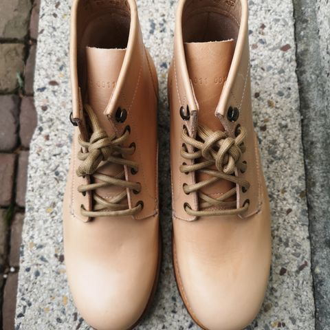 Butts and Shoulders The Worker Boots in Natural Leather