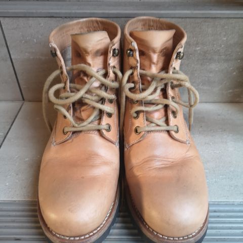 Butts and Shoulders The Worker Boots in Natural Leather