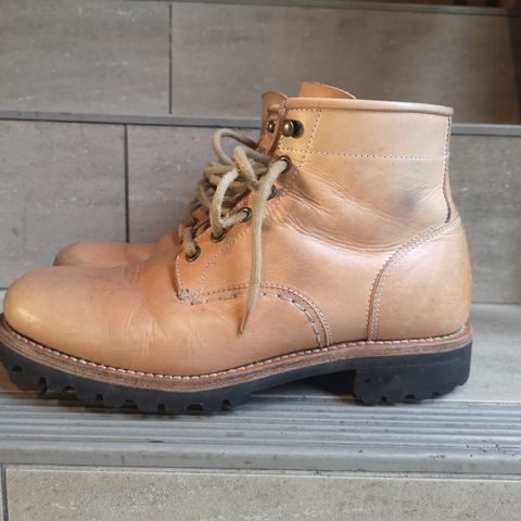 Butts and Shoulders The Worker Boots in Natural Leather