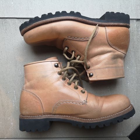 Butts and Shoulders The Worker Boots in Natural Leather