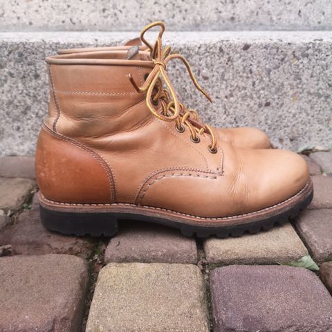 Butts and Shoulders The Worker Boots in Natural Leather