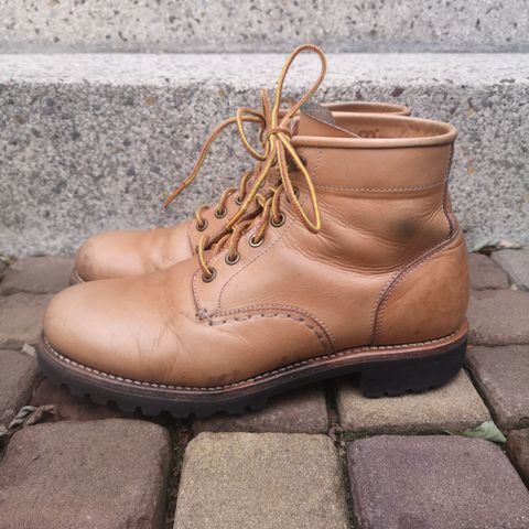 Butts and Shoulders The Worker Boots in Natural Leather
