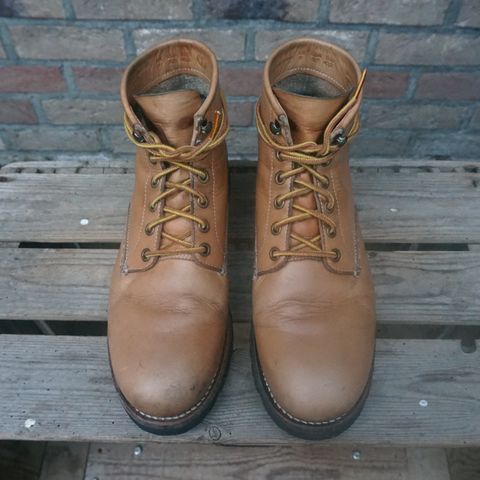 Butts and Shoulders The Worker Boots in Natural Leather