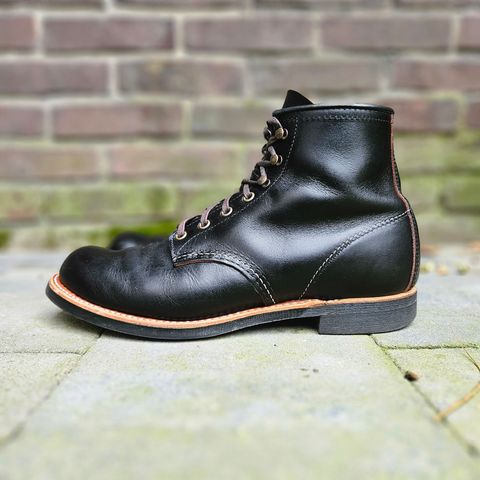 Red Wing Blacksmith in S.B. Foot Black Prairie