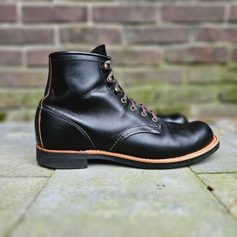 Red Wing Blacksmith in S.B. Foot Black Prairie