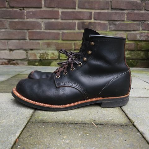 Red Wing Blacksmith in S.B. Foot Black Prairie