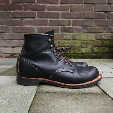 Red Wing Blacksmith in S.B. Foot Black Prairie