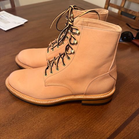Unmarked DB Hunter in Unknown Natural Veg Tan