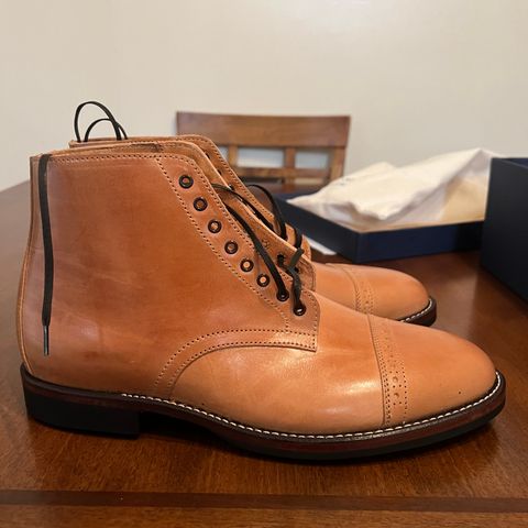 Oak Street Bootmakers Lakeshore Boot in Maryam Natural Horsebutt