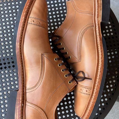 Oak Street Bootmakers Trench Oxford in Maryam Natural Horsebutt