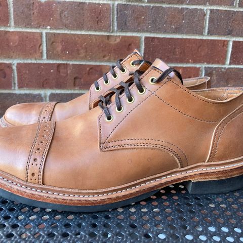 Oak Street Bootmakers Trench Oxford in Maryam Natural Horsebutt