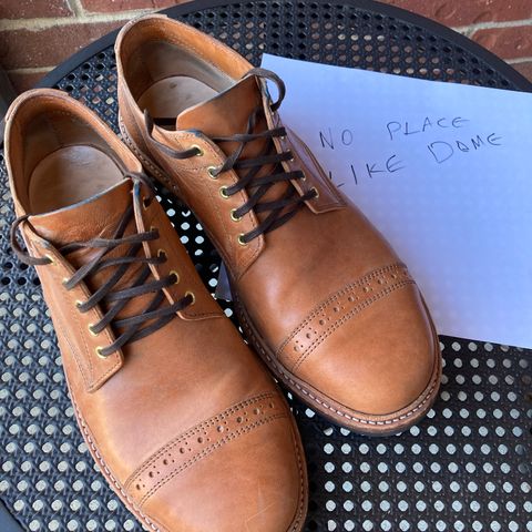 Oak Street Bootmakers Trench Oxford in Maryam Natural Horsebutt