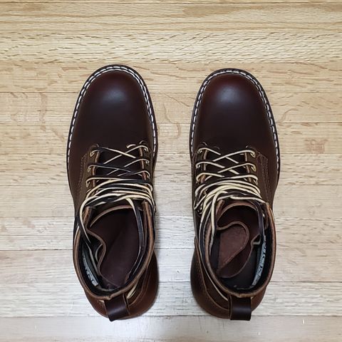 Nicks Robert in Wickett & Craig Chestnut Oiled Latigo