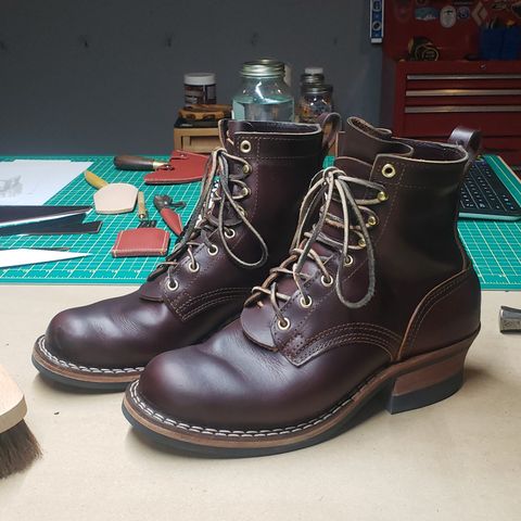 Nicks Robert in Wickett & Craig Chestnut Oiled Latigo