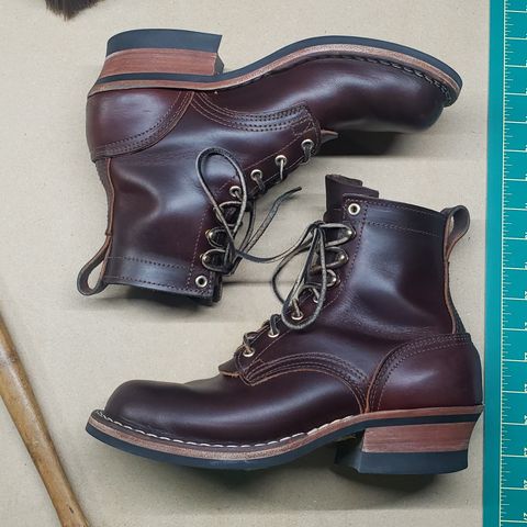 Nicks Robert in Wickett & Craig Chestnut Oiled Latigo